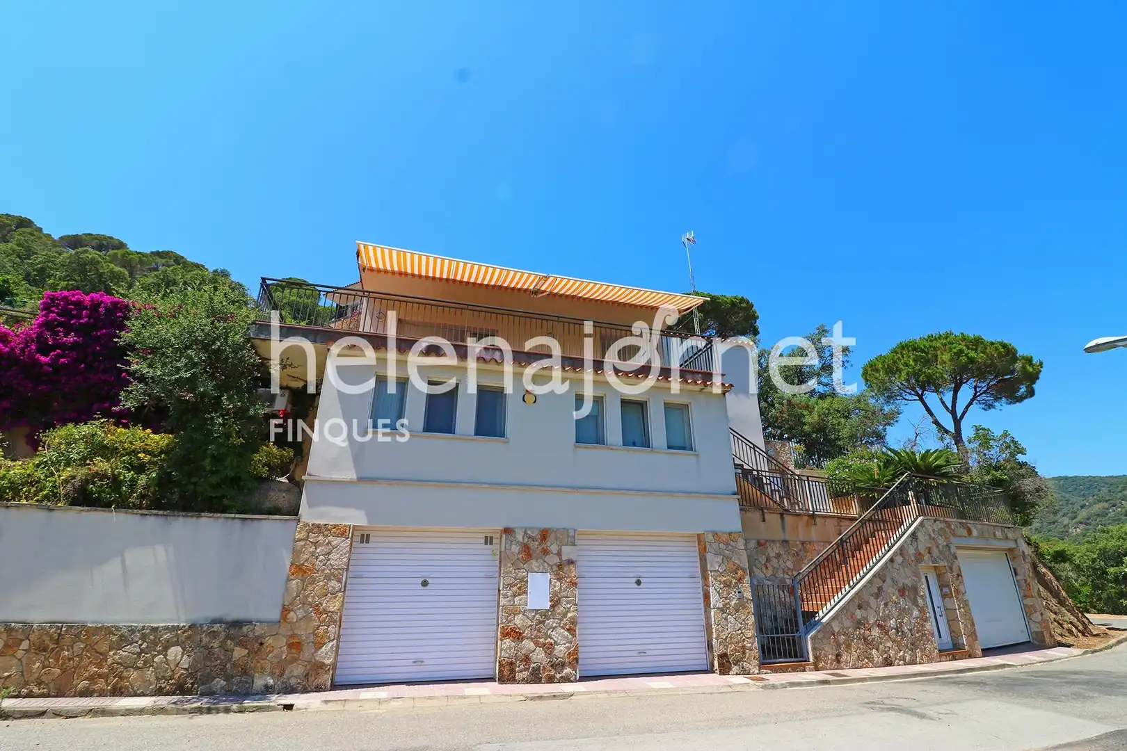 Vista exterior de Casa o chalet en venta en Llagostera con Calefacción y Piscina