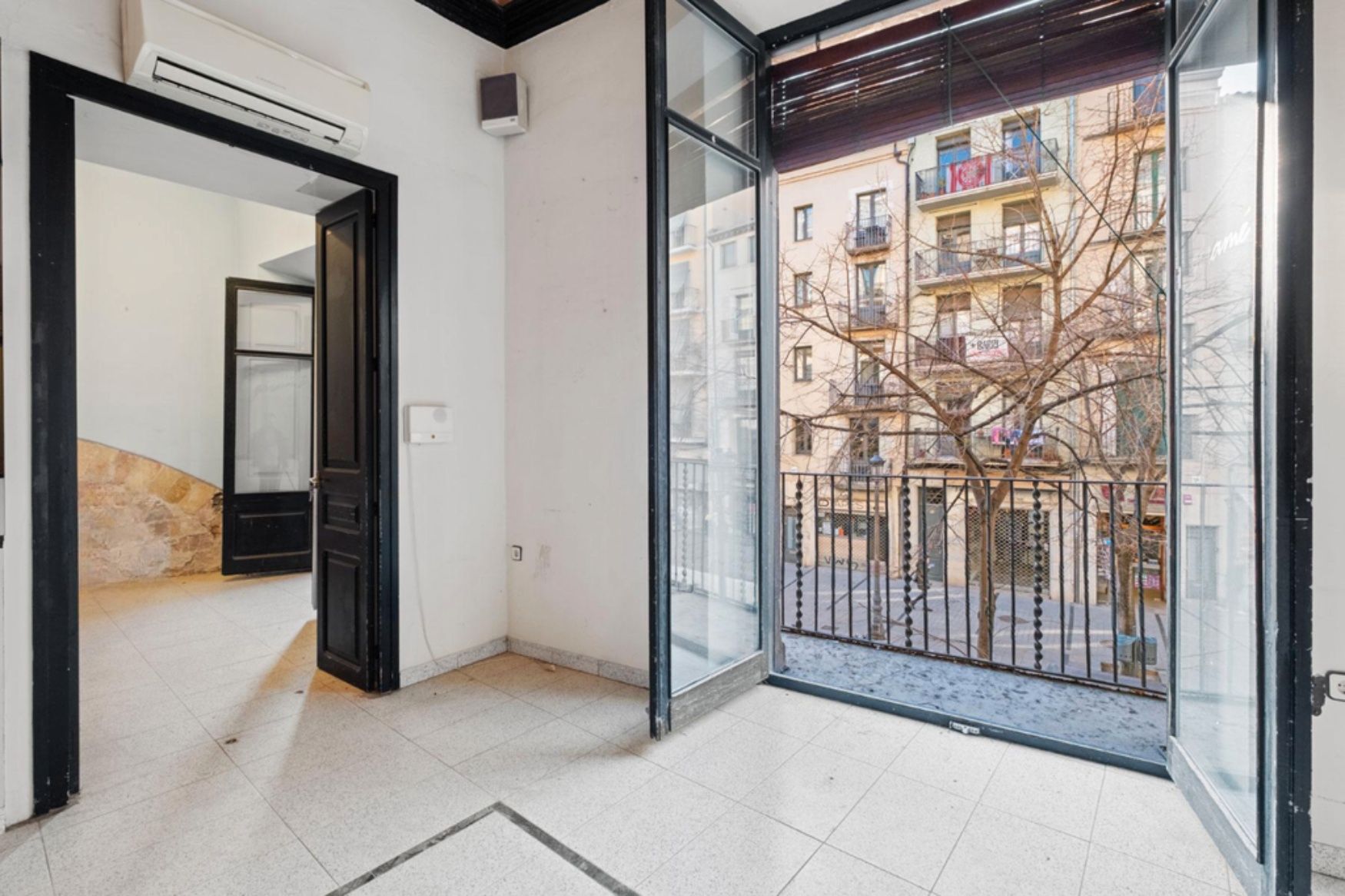 Bedroom of Flat for sale in Girona Capital  with Air Conditioner, Heating and Private garden