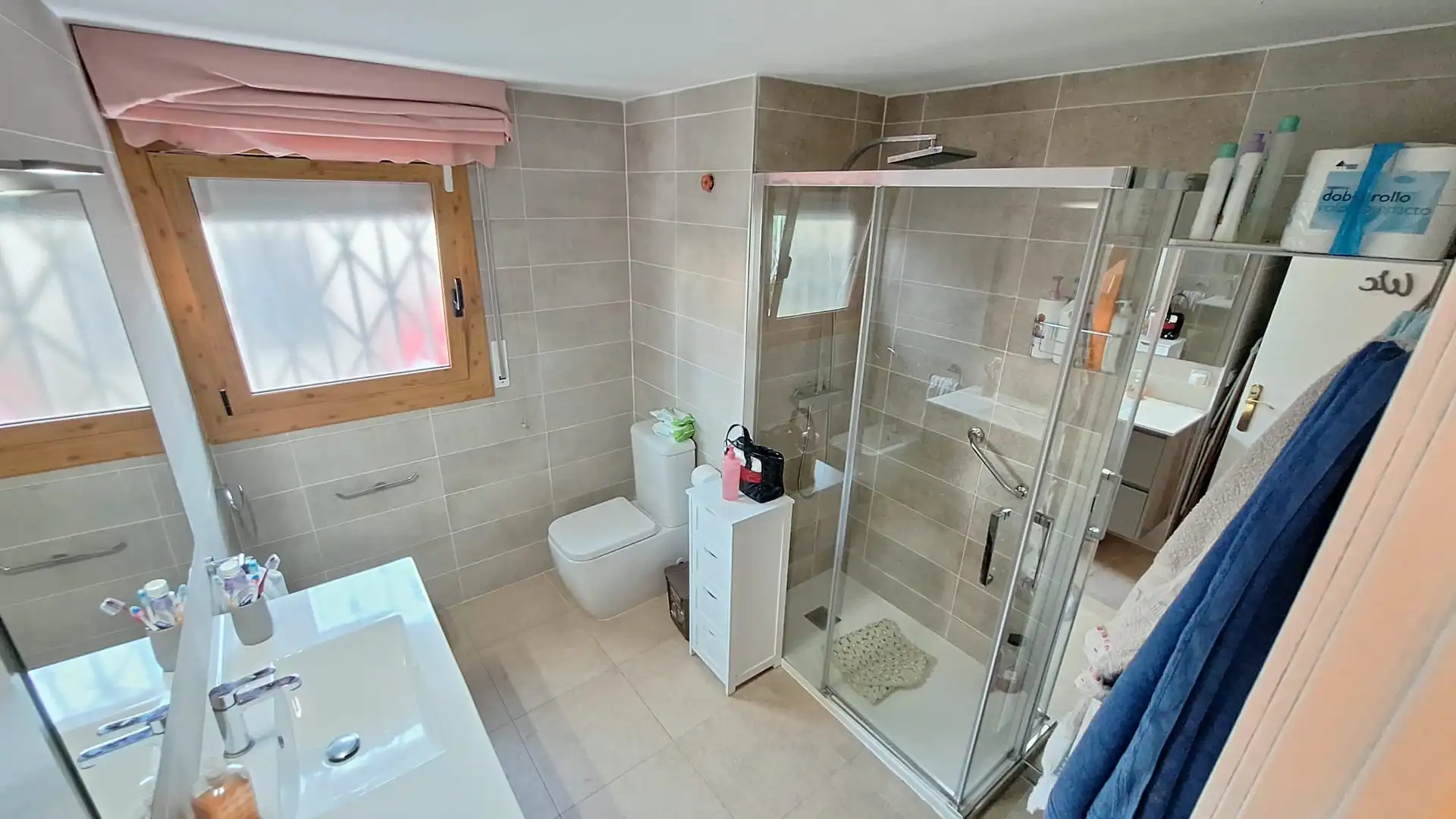 Baño de Apartamento de alquiler en El Vendrell con Calefacción y Jardín privado