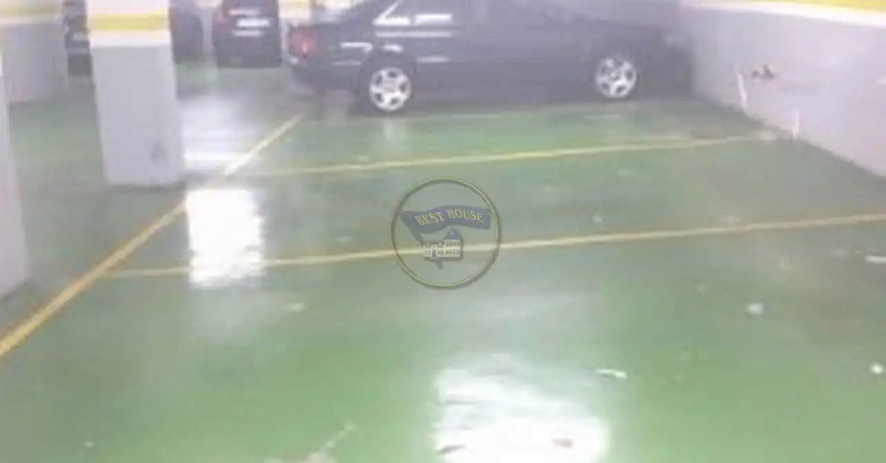 Parking de Piso en venta en Vigo  con Calefacción, Jardín privado y Parquet