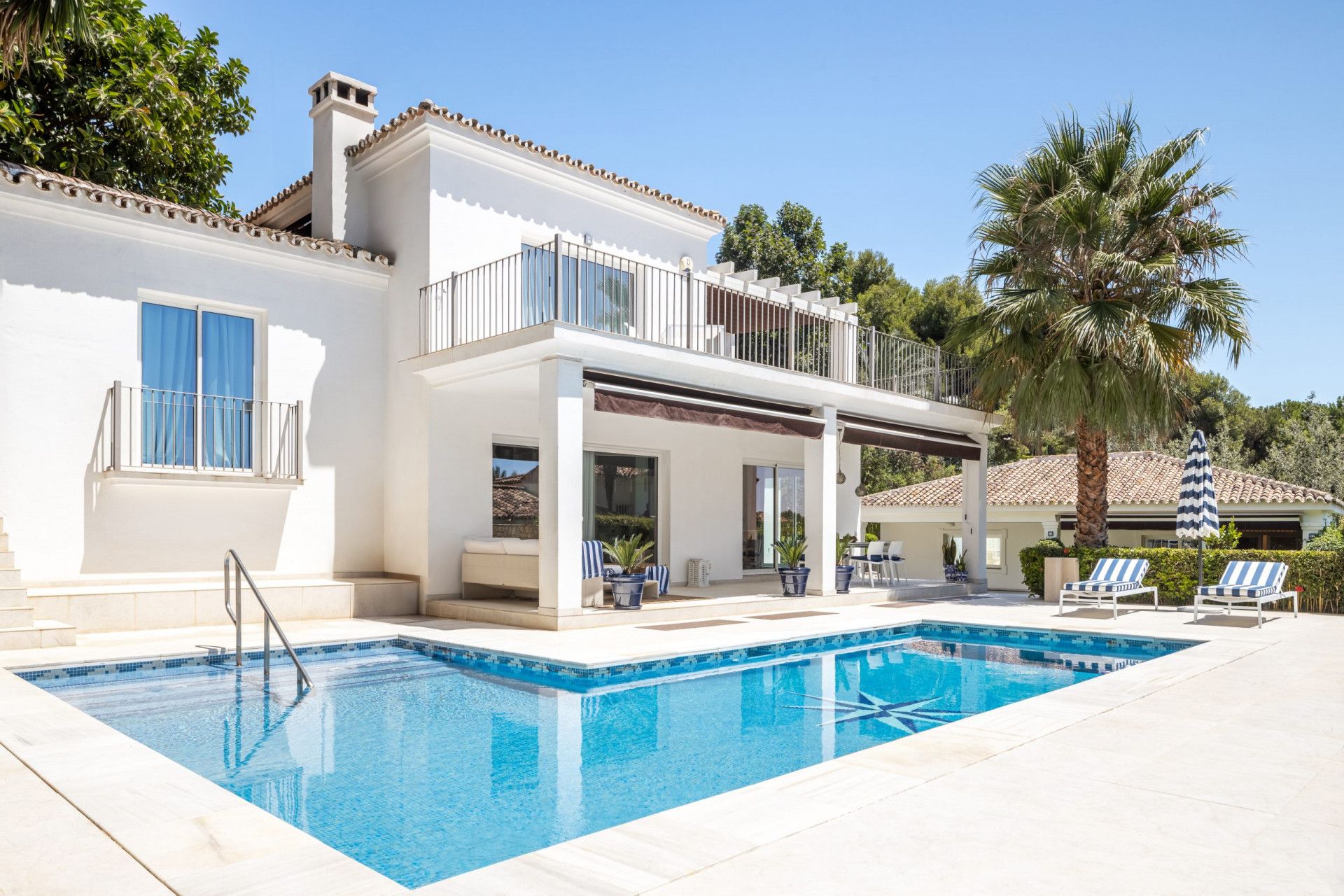 Swimming pool of House or chalet to rent in Marbella  with Air Conditioner, Private garden and Storage room