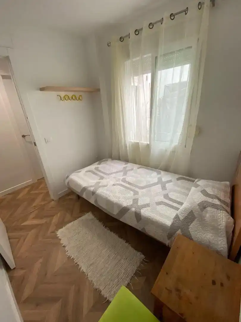 Schlafzimmer von Wohnung zur untervermieten in Reus mit Parkett, Möbliert und Ofen
