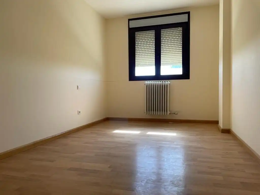 Bedroom of Flat for sale in Cortes de Pallás  with Parquet flooring, Terrace and Storage room