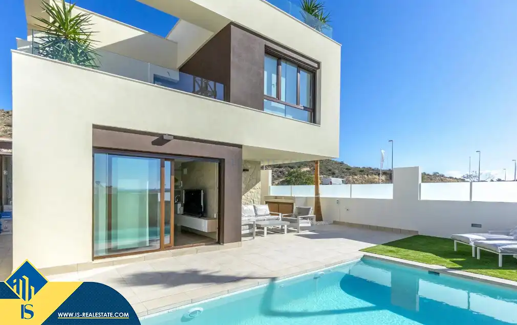 Chalet con piscina en venta en Rojales