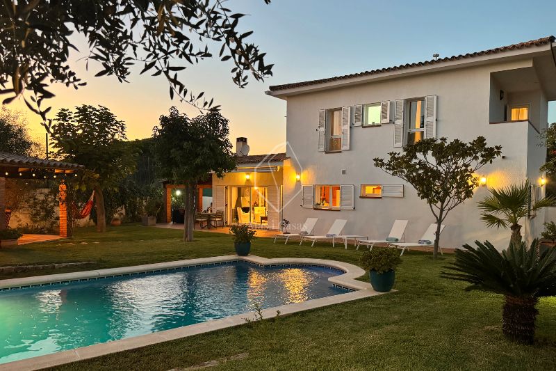 Jardí de Casa o xalet en venda en L'Escala amb Aire condicionat, Calefacció i Jardí privat