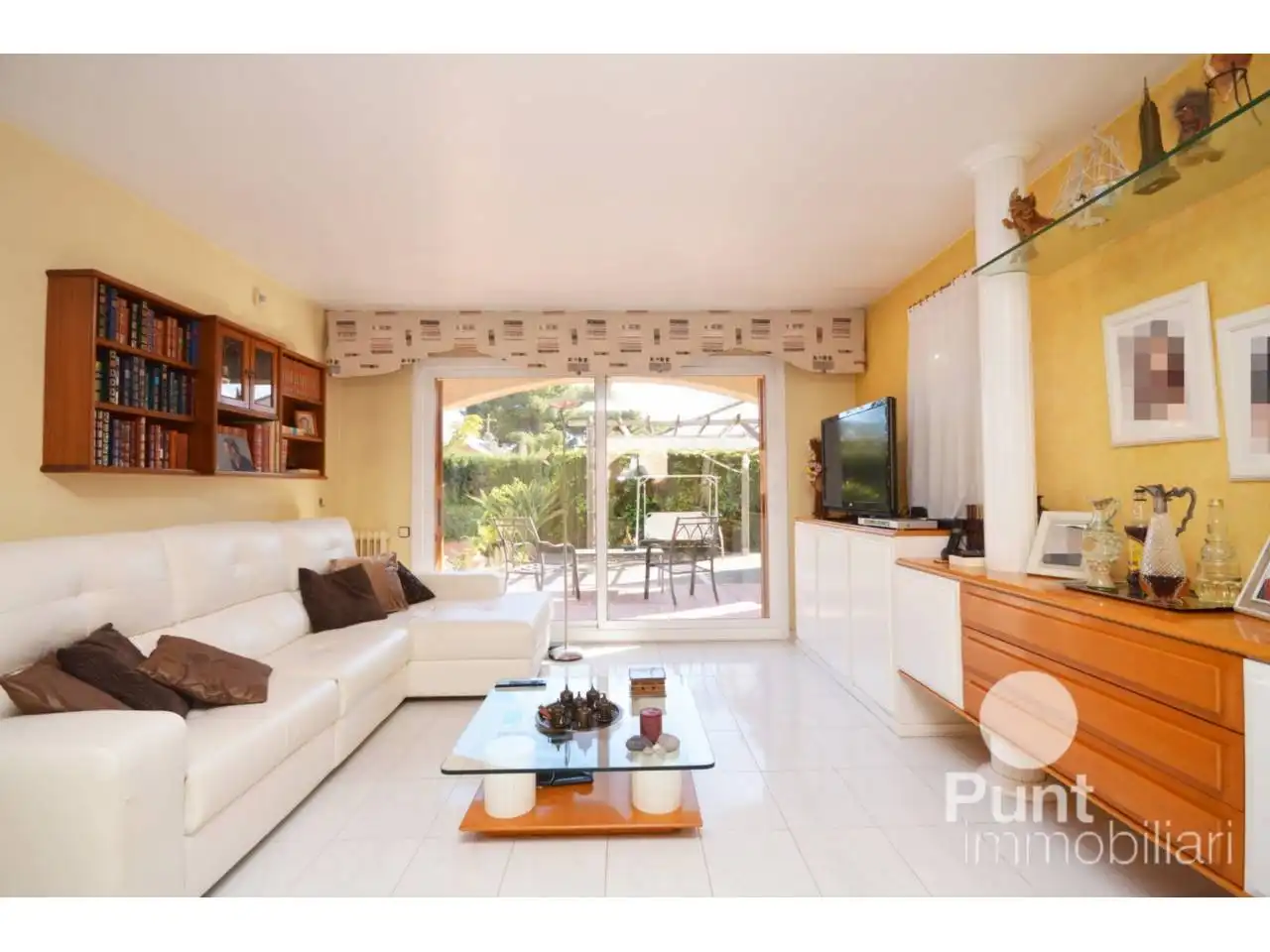 Living room of Detached homes for sale in Premià de Dalt  with Air Conditioner, Heating and Private garden