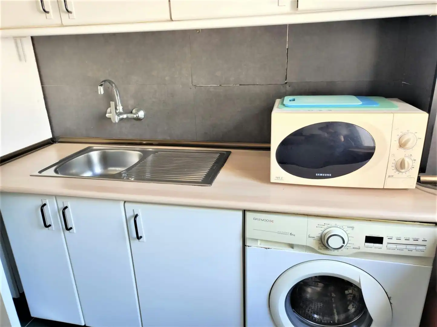 Cocina de Piso para compartir en Sevilla con Amueblado, Lavadora y Internet