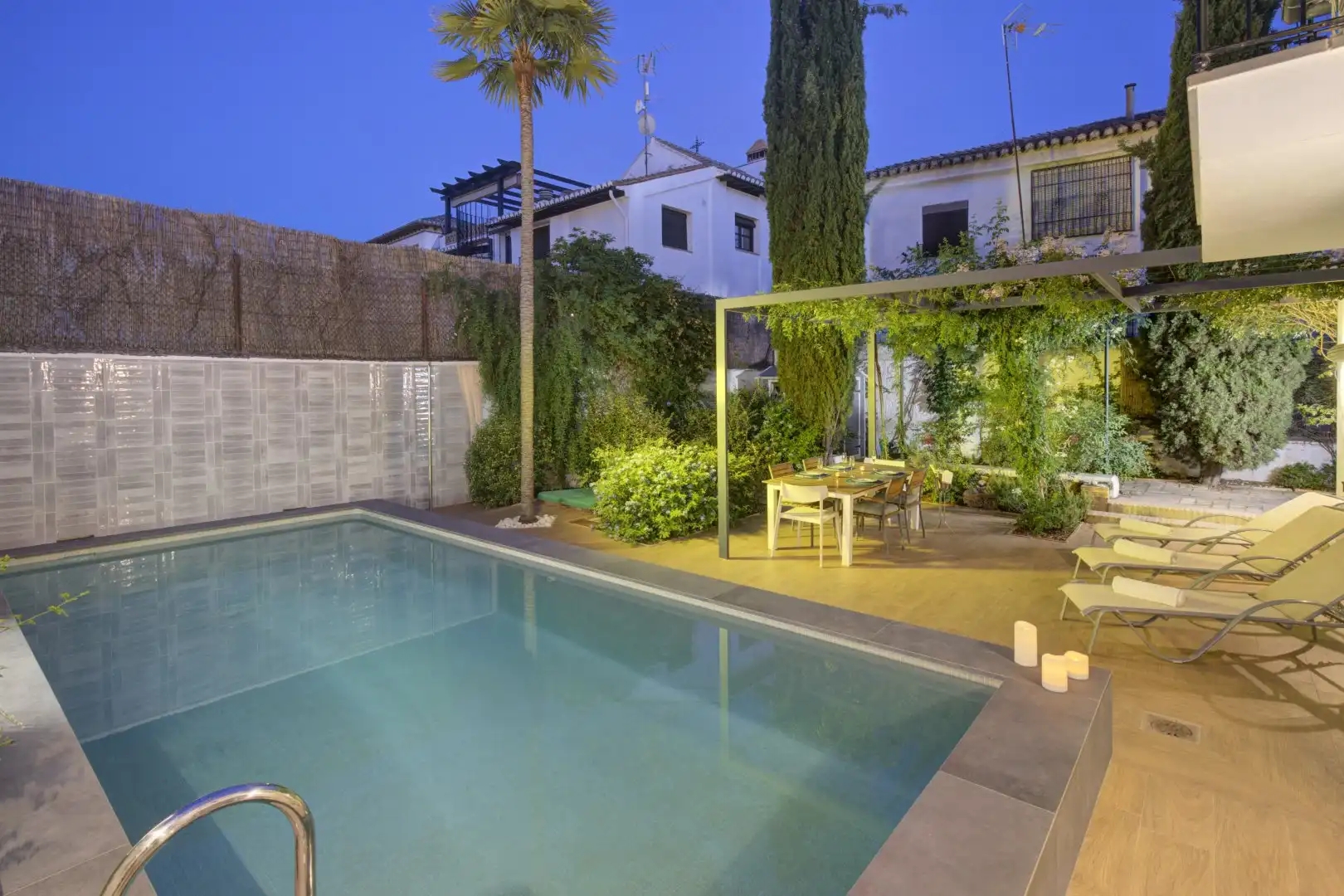 Piscina de Casa o chalet en venta en Granada con Aire acondicionado, Calefacción y Jardín privado