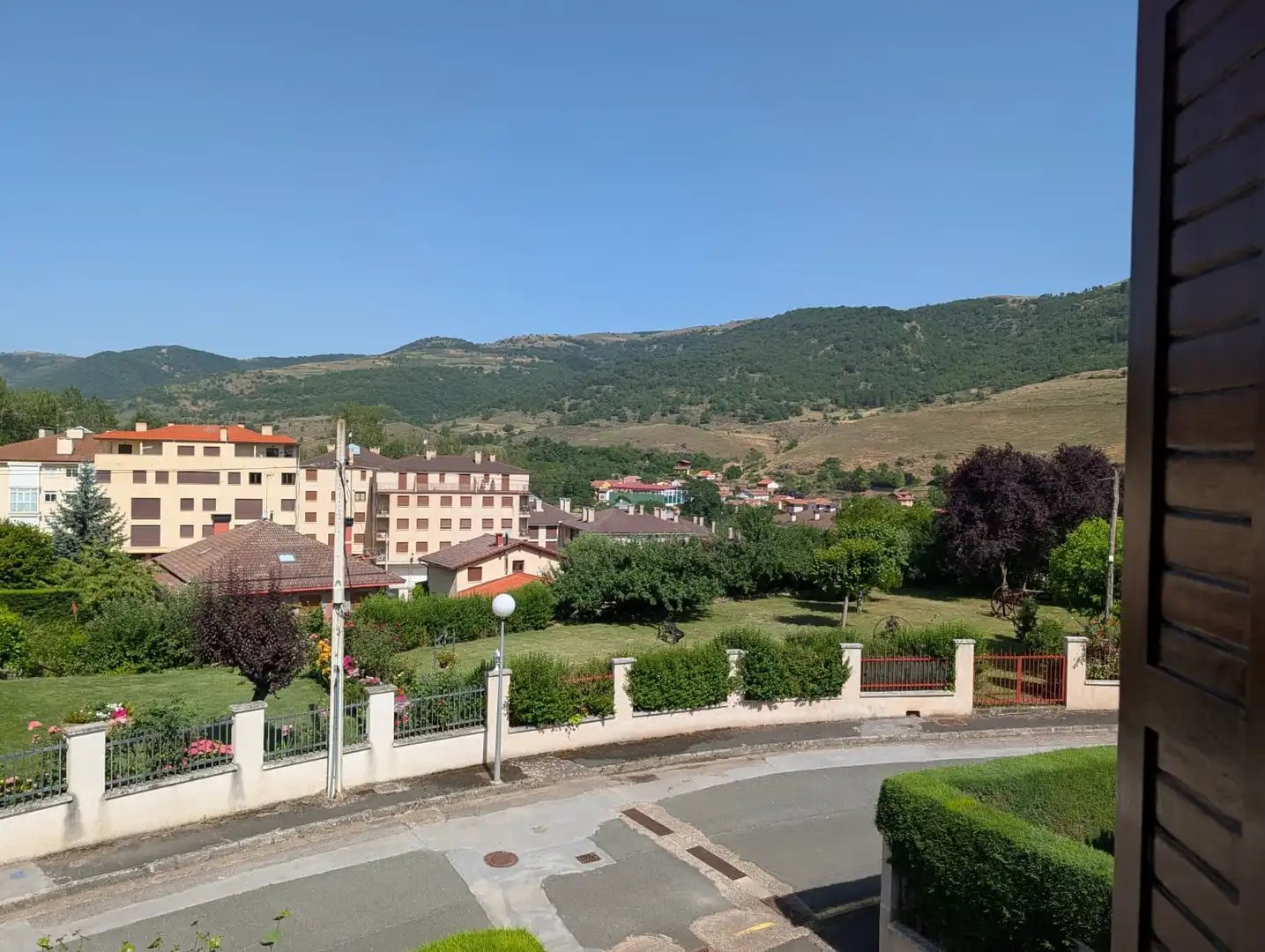 Außenansicht von Haus oder Chalet zum Verkauf in Zorraquín mit Heizung, Privatgarten und Terrasse