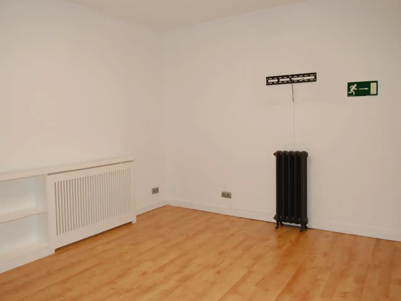 Bedroom of Office for rent in Madrid  with Air Conditioner and Heating