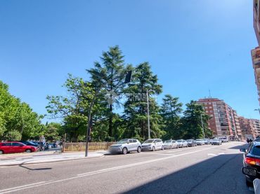 Flat with balcony for sale in San Bernardo - Carmelitas - Campus