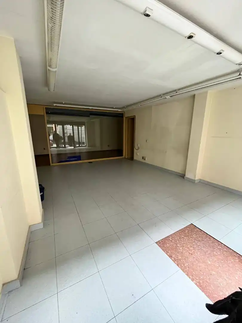 Local comercial en venda a Carrer de Mossèn Andreu, imagen 2