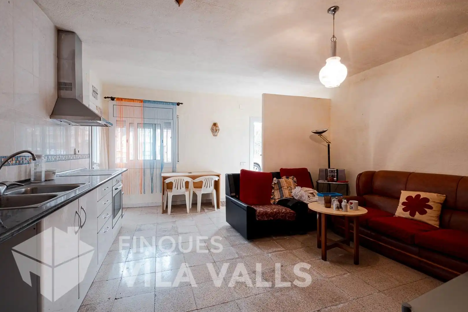 Sala d'estar de Casa o xalet en venda en Sant Feliu de Codines amb Jardí privat i Piscina