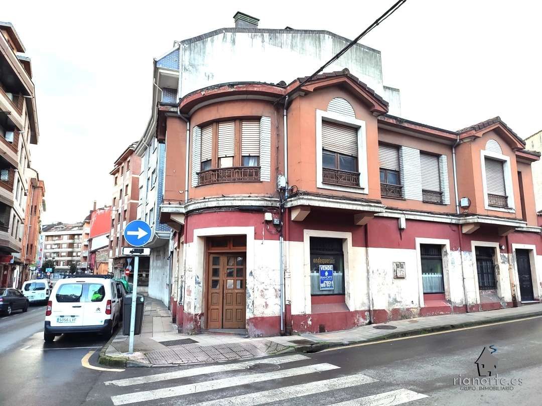 Vista exterior de Casa o xalet en venda en Langreo amb Terrassa i Traster