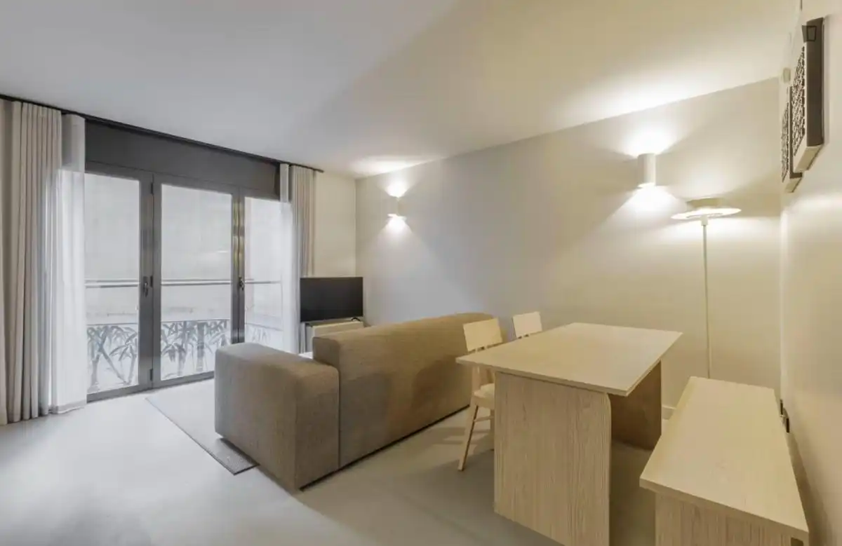 Wohnzimmer von Wohnungen zur Miete in Barcelona mit Klimaanlage, Möbliert und Ofen