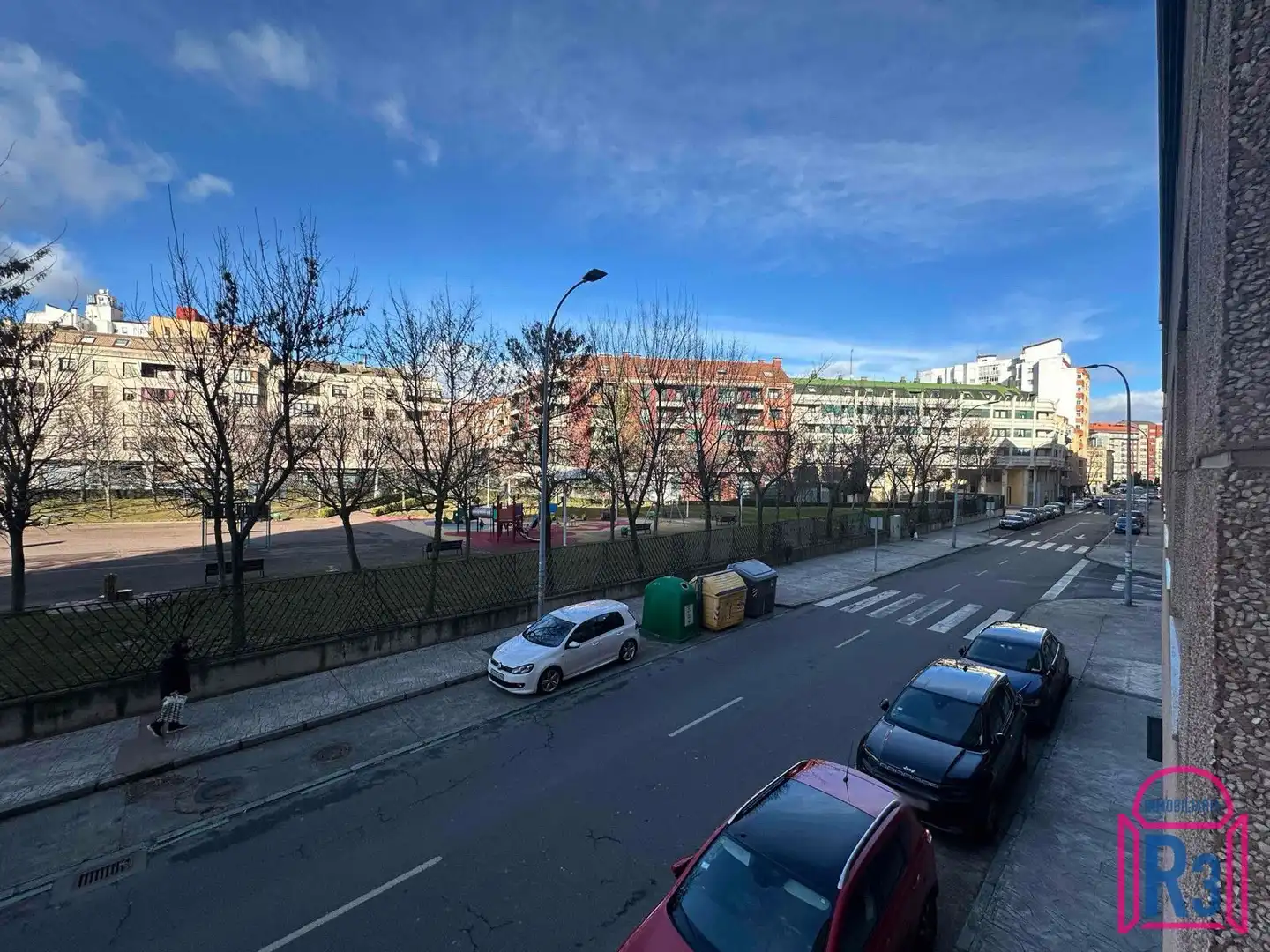 Vista exterior de Piso en venta en León Capital  con Calefacción, Terraza y Trastero