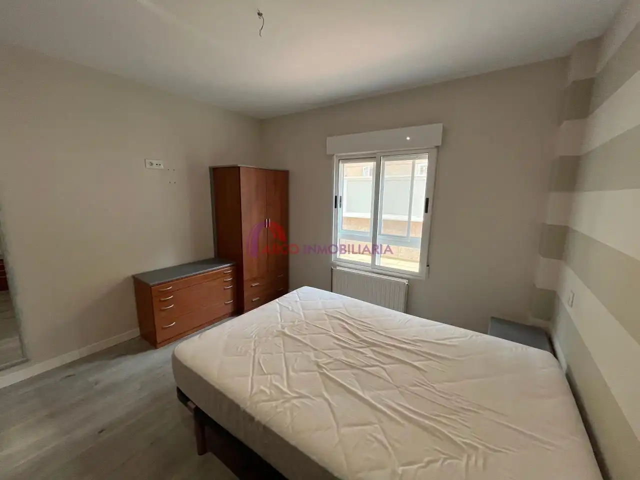 Dormitori de Apartament en venda en Burgos amb Calefacció, Terrassa i Traster
