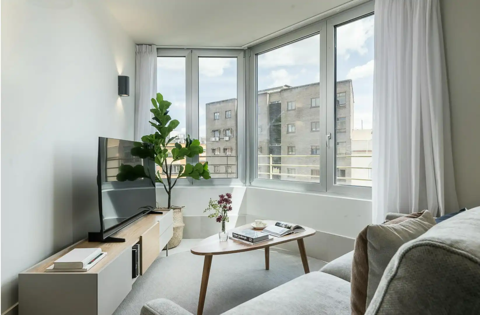 Living room of Flat for rent in Madrid  with Private garden, Furnished and Washing machine