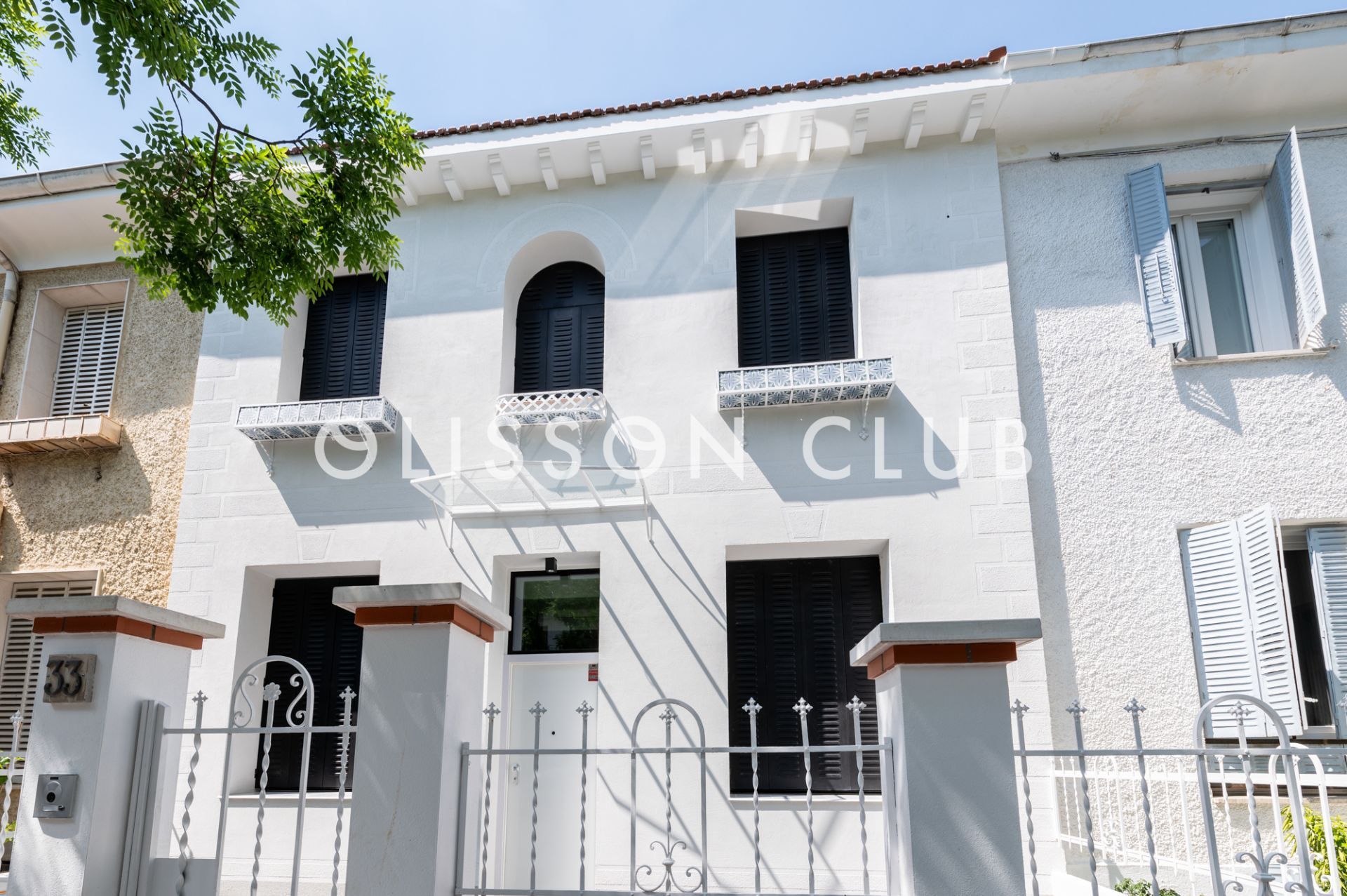 Vista exterior de Casa o xalet en venda en  Madrid Capital amb Aire condicionat, Calefacció i Jardí privat