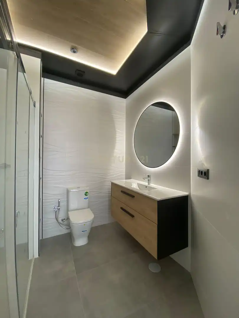 Bathroom of Flat for sale in Granada  with Air Conditioner and Swimming Pool