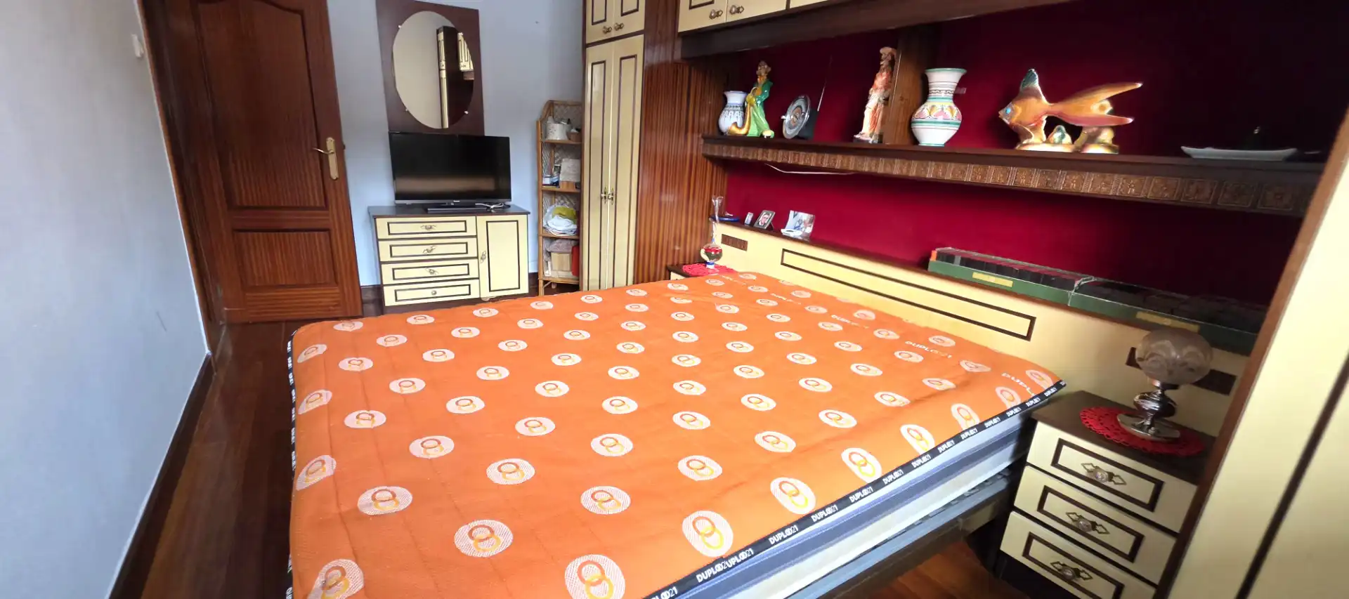 Bedroom of Flat for sale in Bilbao   with Storage room, Furnished and Oven