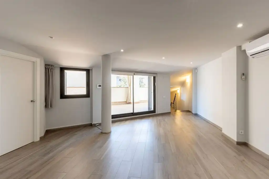 Wohnung zum Verkauf in Arenys de Mar mit Klimaanlage, Terrasse und Abstellraum