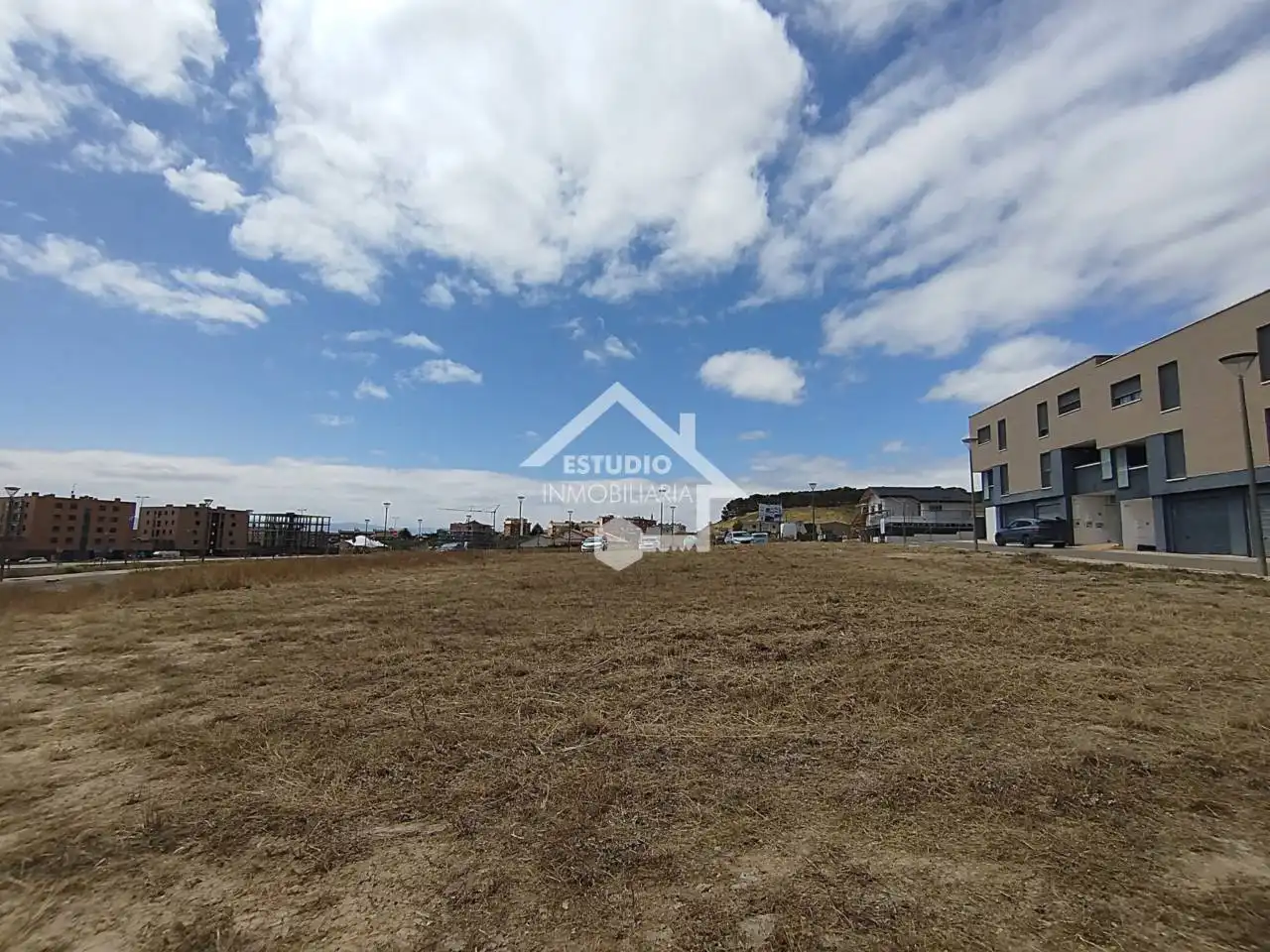 Residencial en venda en Viana