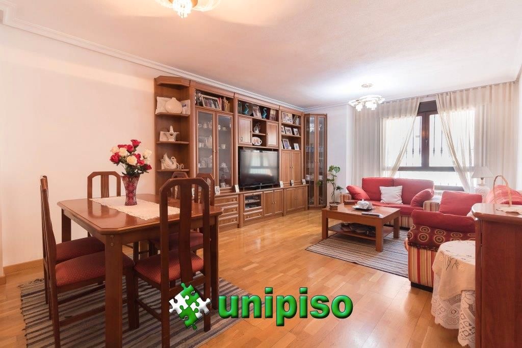 Living room of Flat for sale in Leganés  with Heating and Parquet flooring