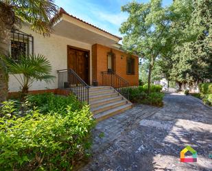 Vista exterior de Casa o xalet en venda en  Toledo Capital amb Aire condicionat, Calefacció i Jardí privat