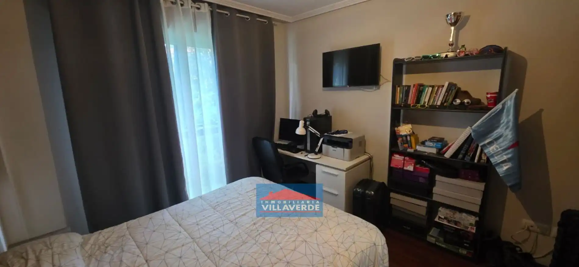 Habitación de Piso en venta en Cangas  con Calefacción, Trastero y Amueblado