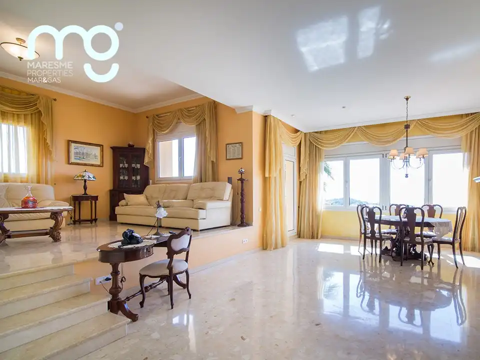 Sala de estar de Casa o chalet en venta en Tiana con Aire acondicionado, Calefacción y Jardín privado