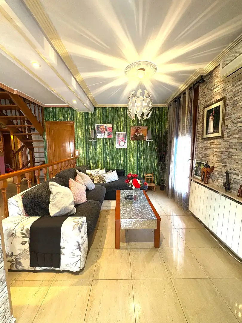 Sala de estar de Casa o chalet en venta en Tona con Calefacción, Parquet y Terraza