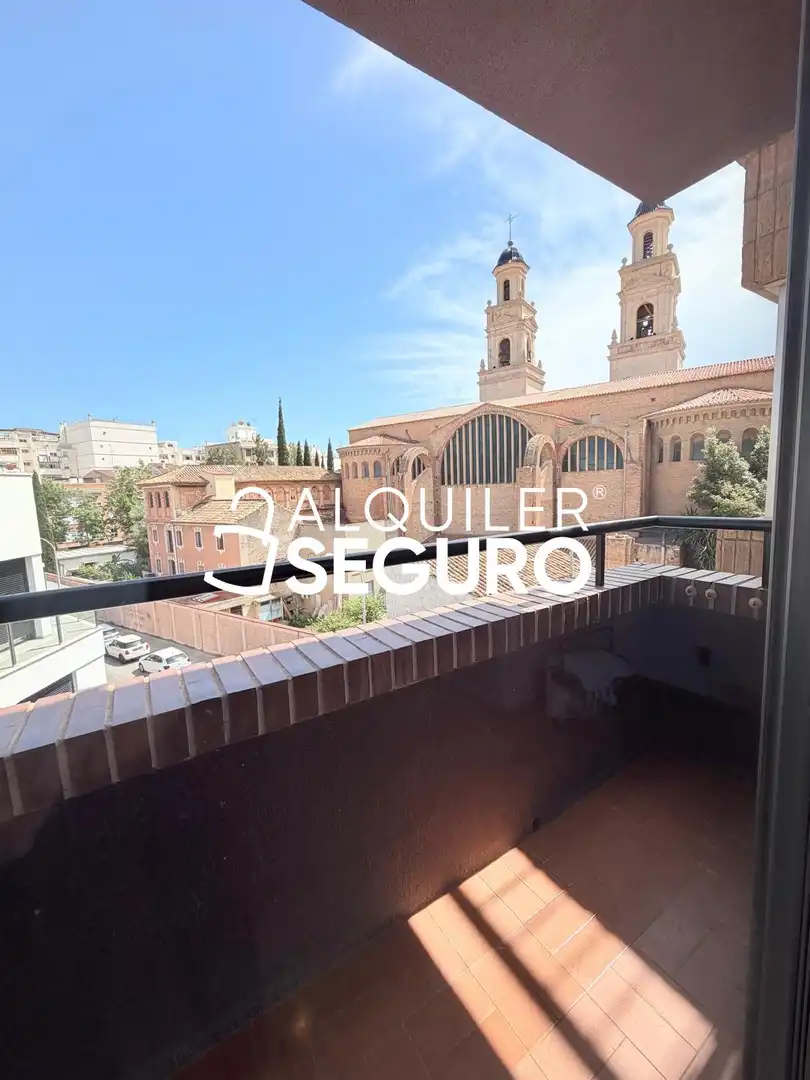 Vista exterior de Piso de alquiler en Vila-real con Aire acondicionado, Calefacción y Amueblado