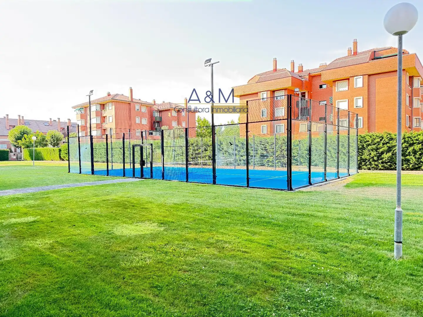 Vista exterior de Ático en venta en Valladolid con Calefacción, Parquet y Terraza