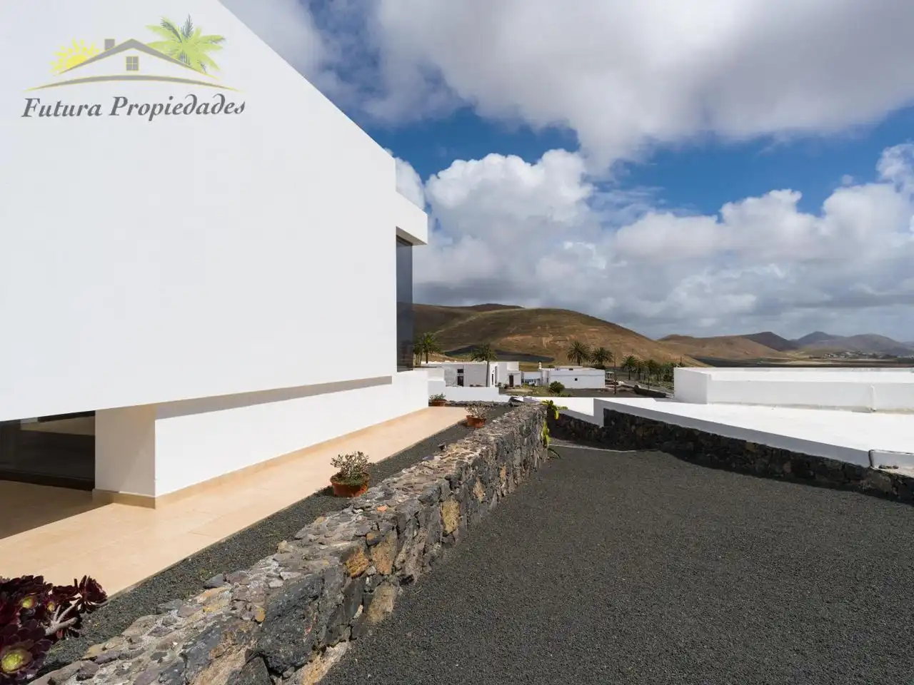 Vista exterior de Casa o xalet en venda en Yaiza amb Aire condicionat