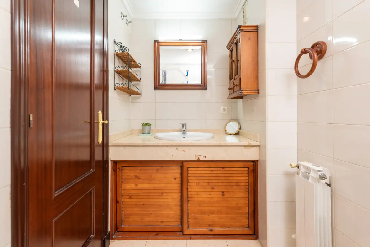 Baño de Piso en venta en Oviedo  con Calefacción, Parquet y Trastero
