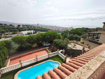 Casa con balcone in vendita a Calella