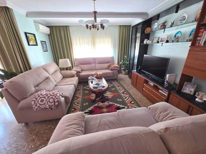 Sala d'estar de Pis en venda en Algeciras amb Aire condicionat, Terrassa i Traster