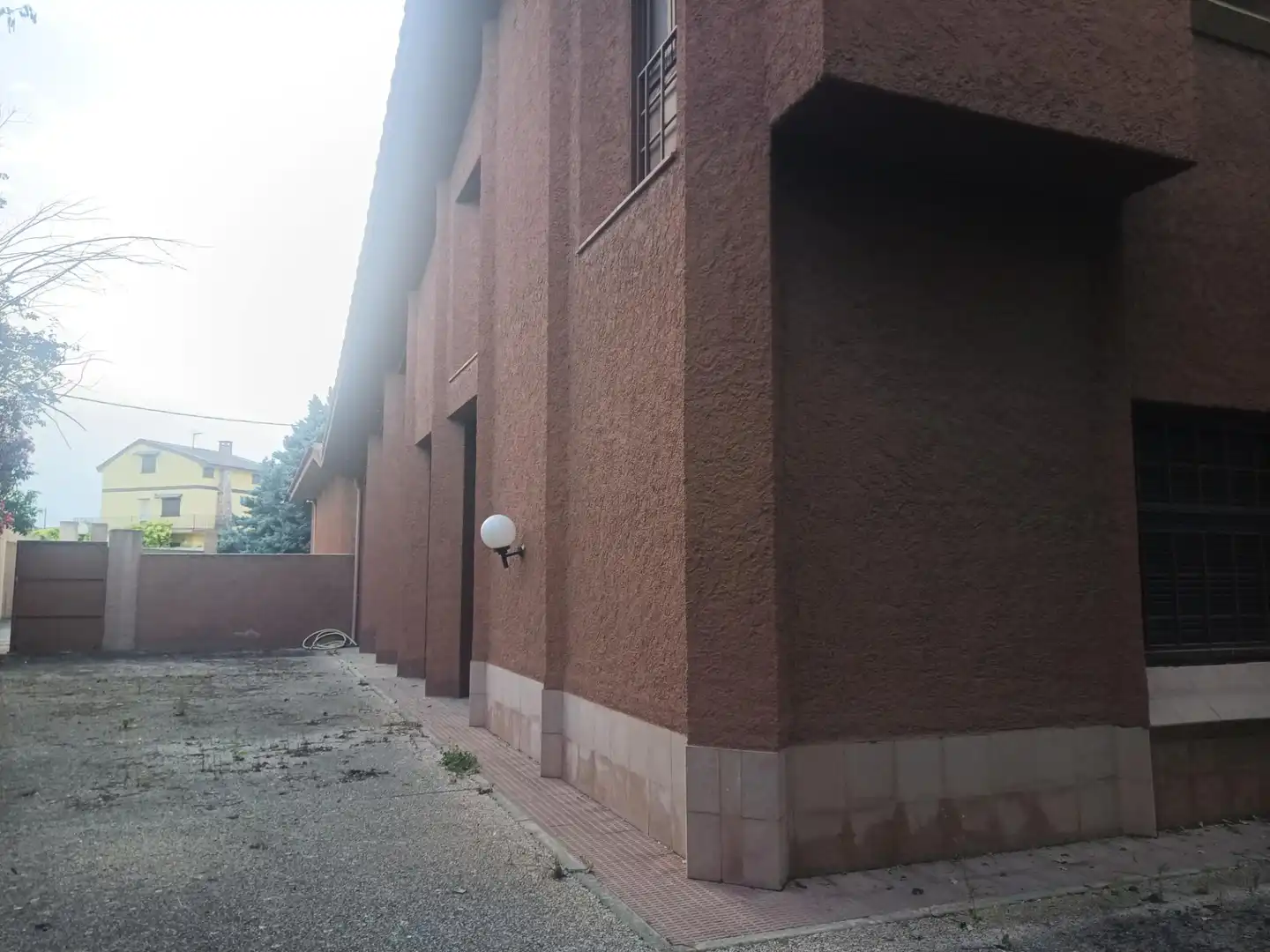 Vista exterior de Casa o xalet en venda en Ainzón amb Calefacció, Jardí privat i Terrassa