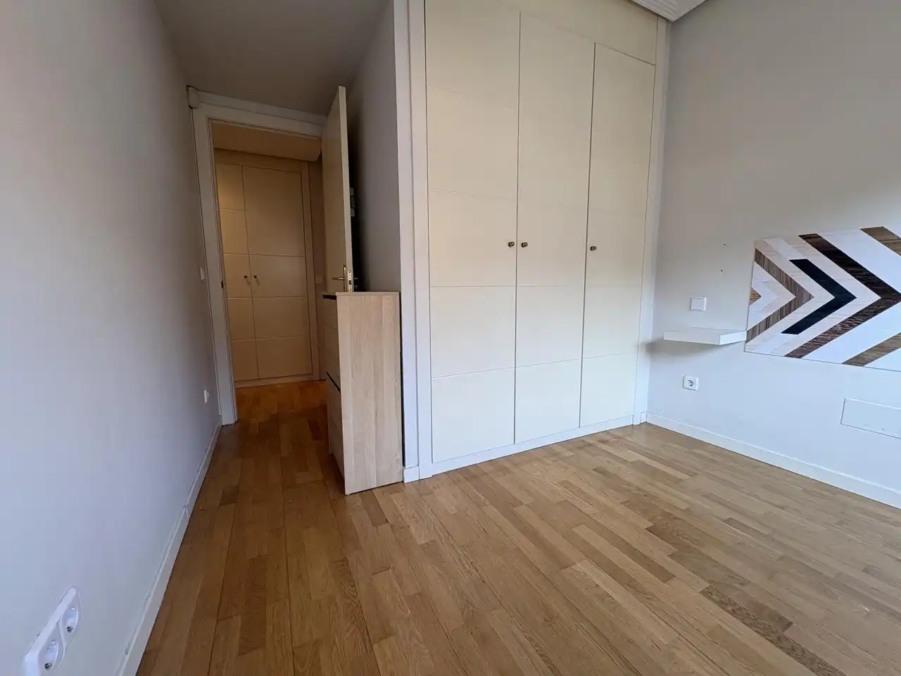 Schlafzimmer von Wohnung zur Miete in Madrid mit Klimaanlage, Heizung und Parkett