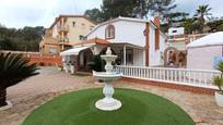 Vista exterior de Casa o xalet en venda en Sant Pere de Ribes amb Aire condicionat, Calefacció i Jardí privat