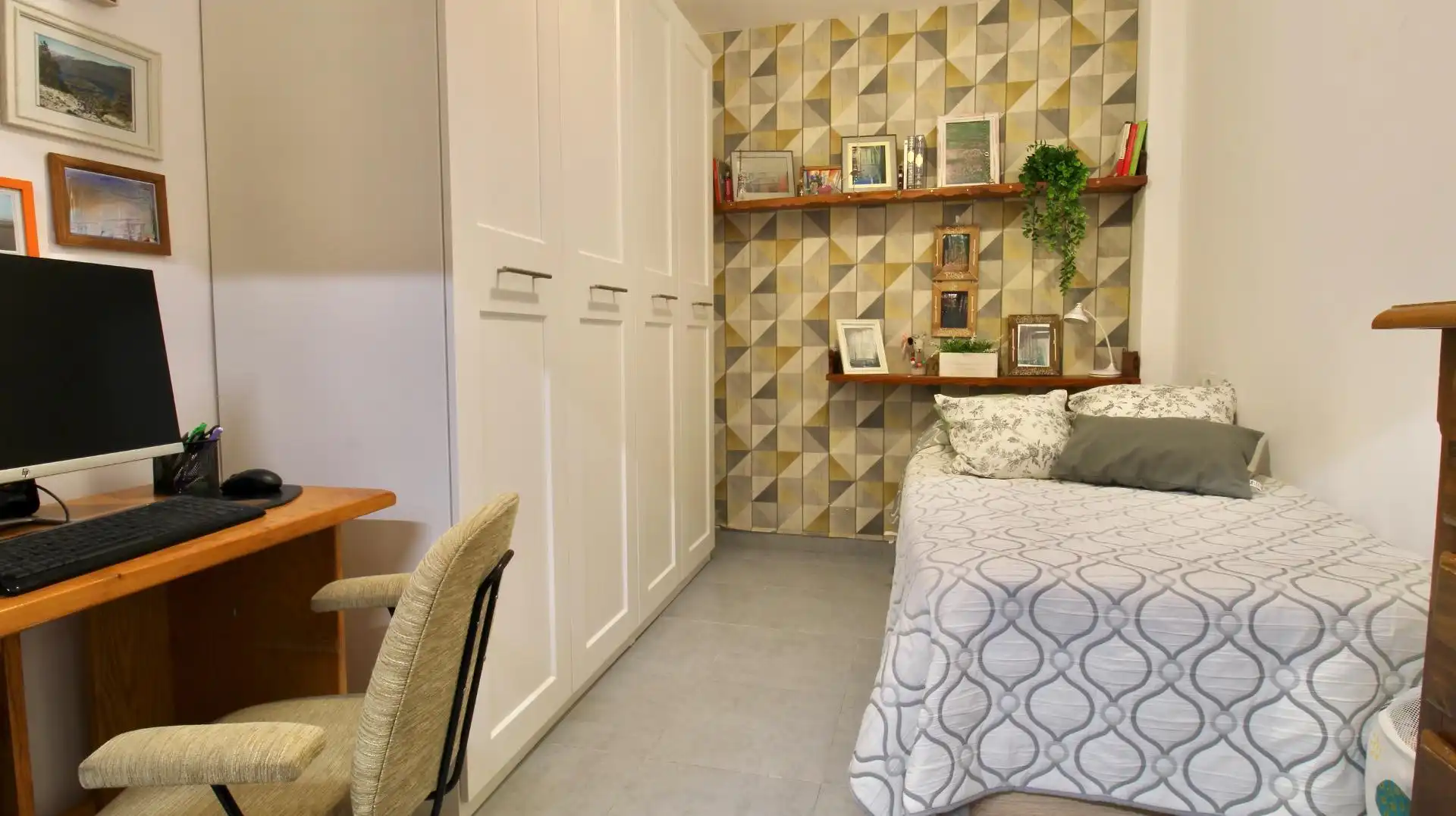 Casa aparellada amb terrassa en venda a Calle de la Gloria, imagen 38