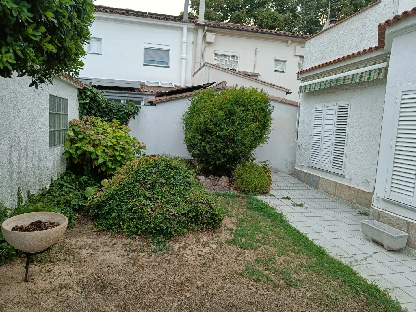 Garten von Einfamilien-Reihenhaus zur Miete in Girona mit Heizung, Privatgarten und Terrasse