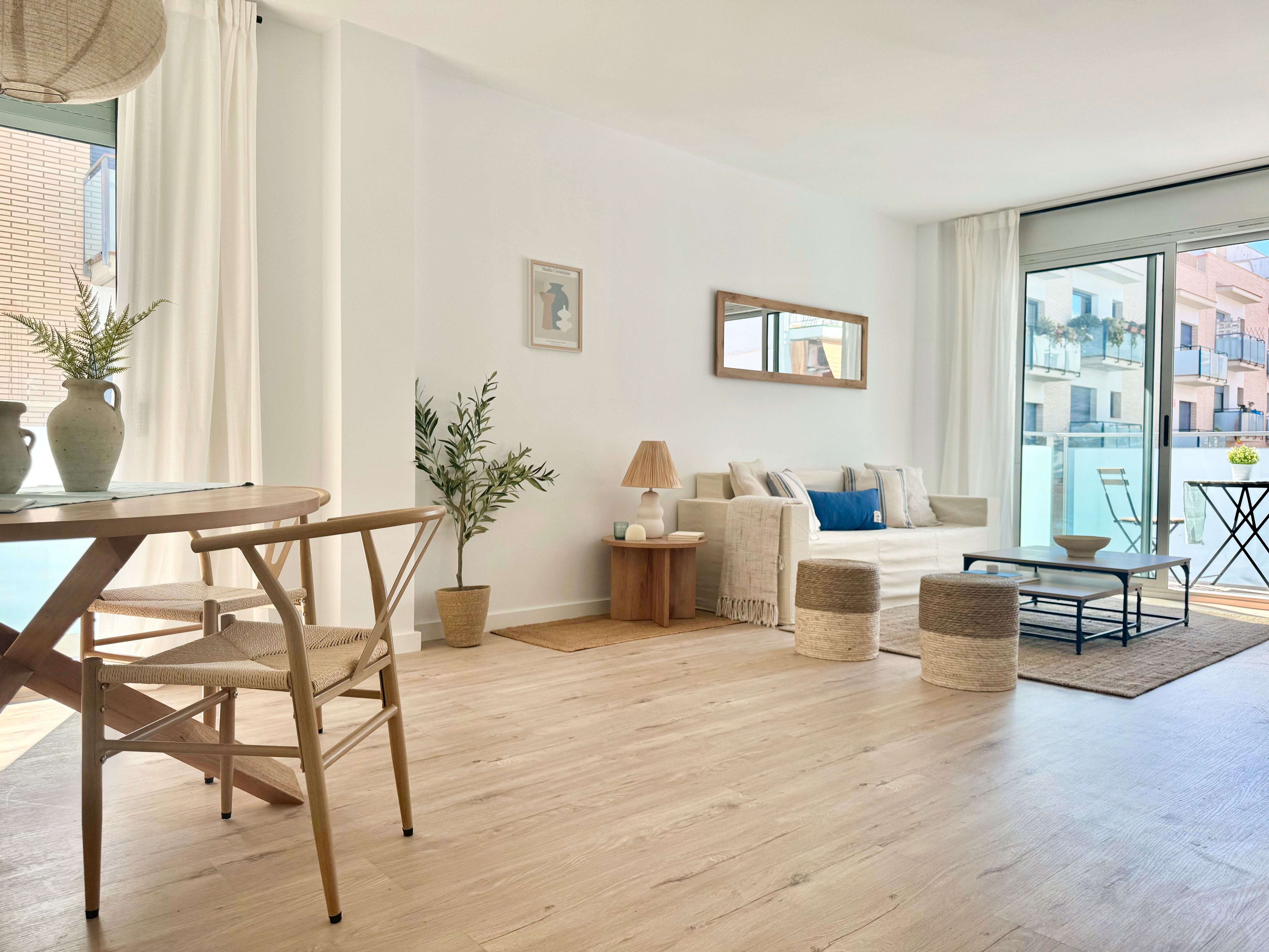 Living room of Flat for sale in Sitges  with Air Conditioner, Heating and Furnished