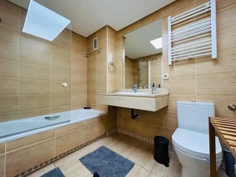 Bathroom of Apartments for rent in Marbella  with Air Conditioner, Heating and Terrace