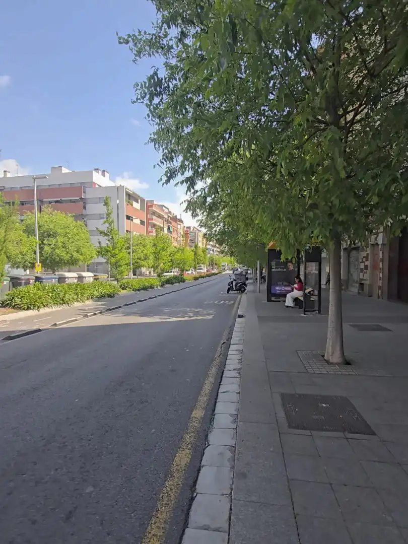 Vista exterior de Piso en venta en Santa Coloma de Gramenet con Aire acondicionado, Calefacción y Horno