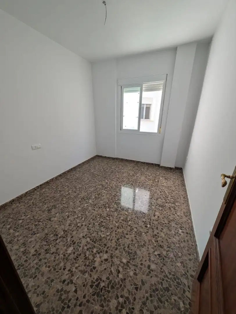 Schlafzimmer von Wohnung zum Verkauf in Lucena mit Terrasse, Abstellraum und Balkon