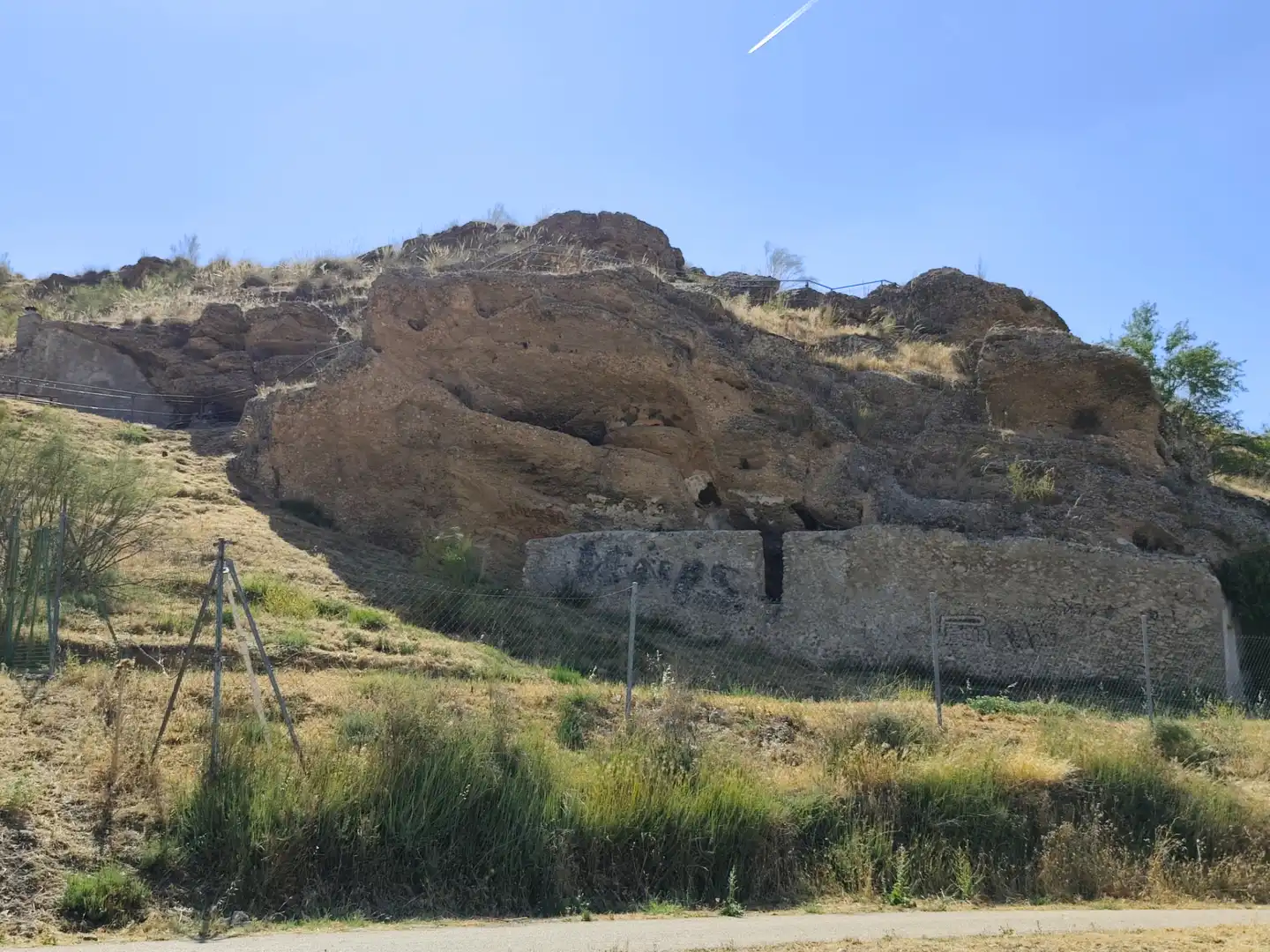 Vista exterior de Casa o xalet en venda en Illana amb Jardí privat, Terrassa i Piscina