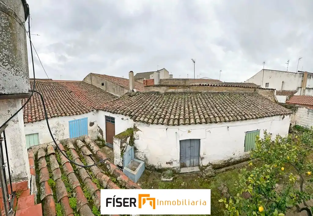 Vista exterior de Casa o xalet en venda en Medina de las Torres