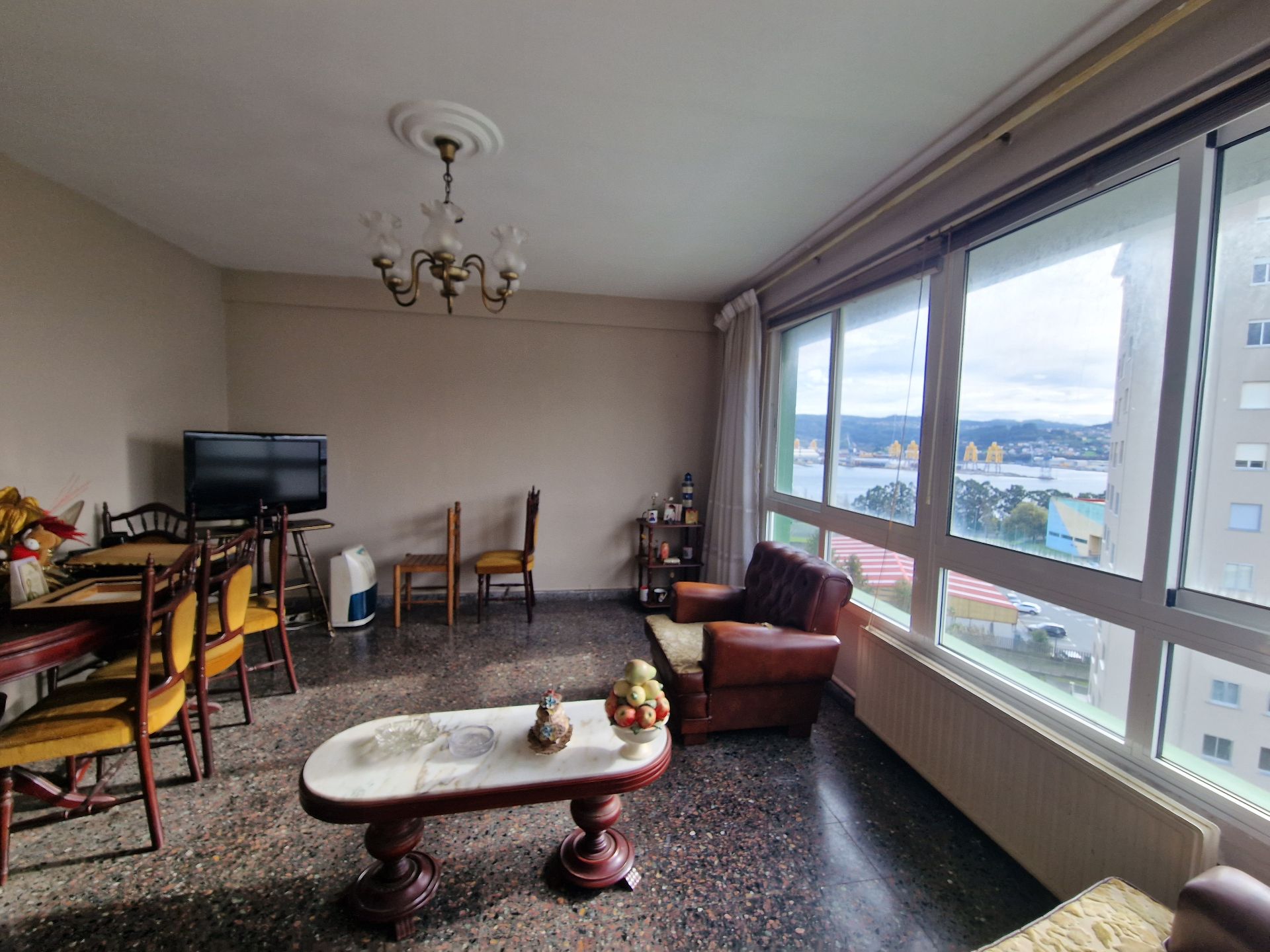 Sala d'estar de Pis en venda en Ferrol amb Calefacció